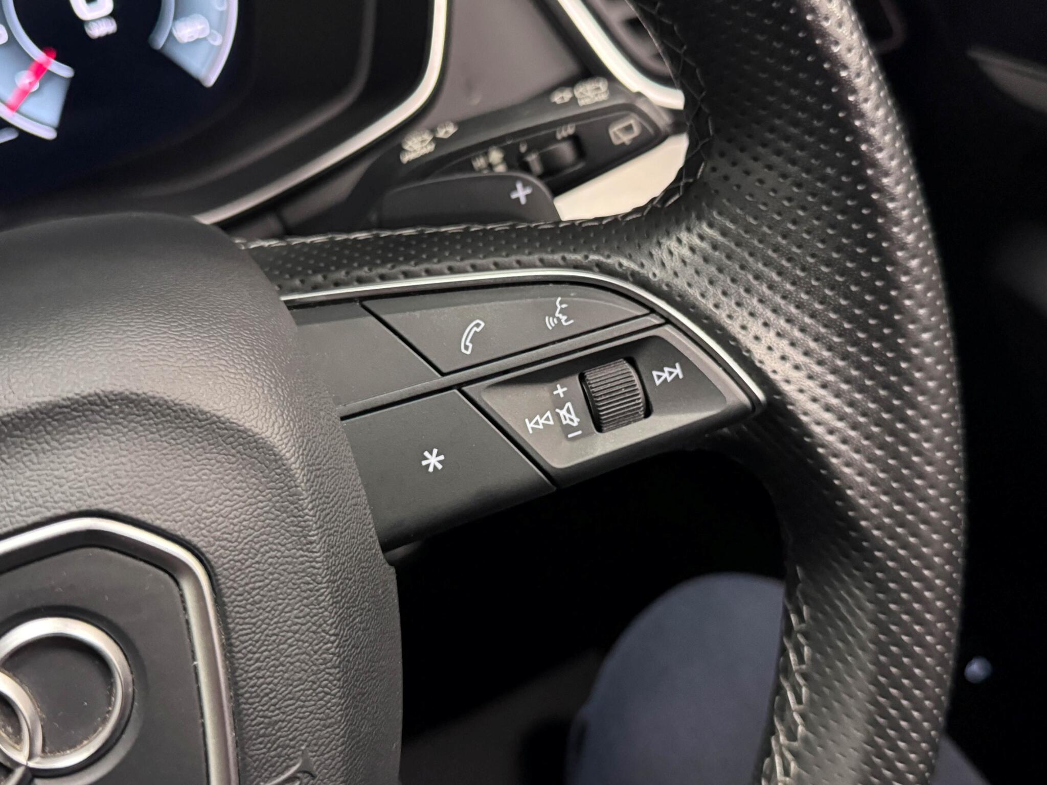 Audi Q5 view 13