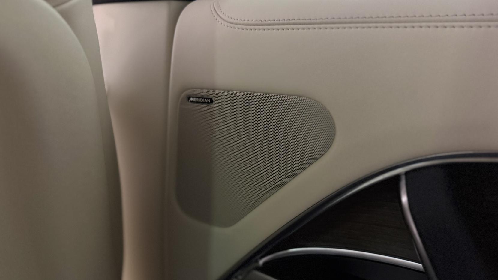 Land Rover Range Rover view 25
