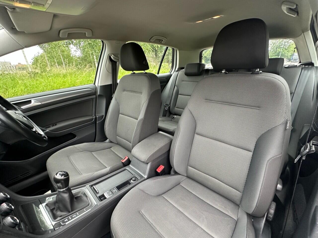 Volkswagen Golf view 41