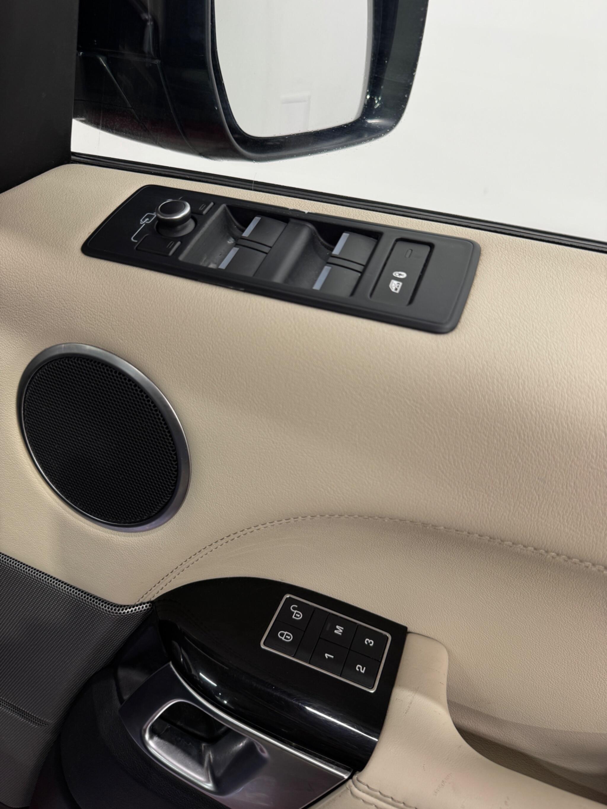 Land Rover Range Rover Sport view 17