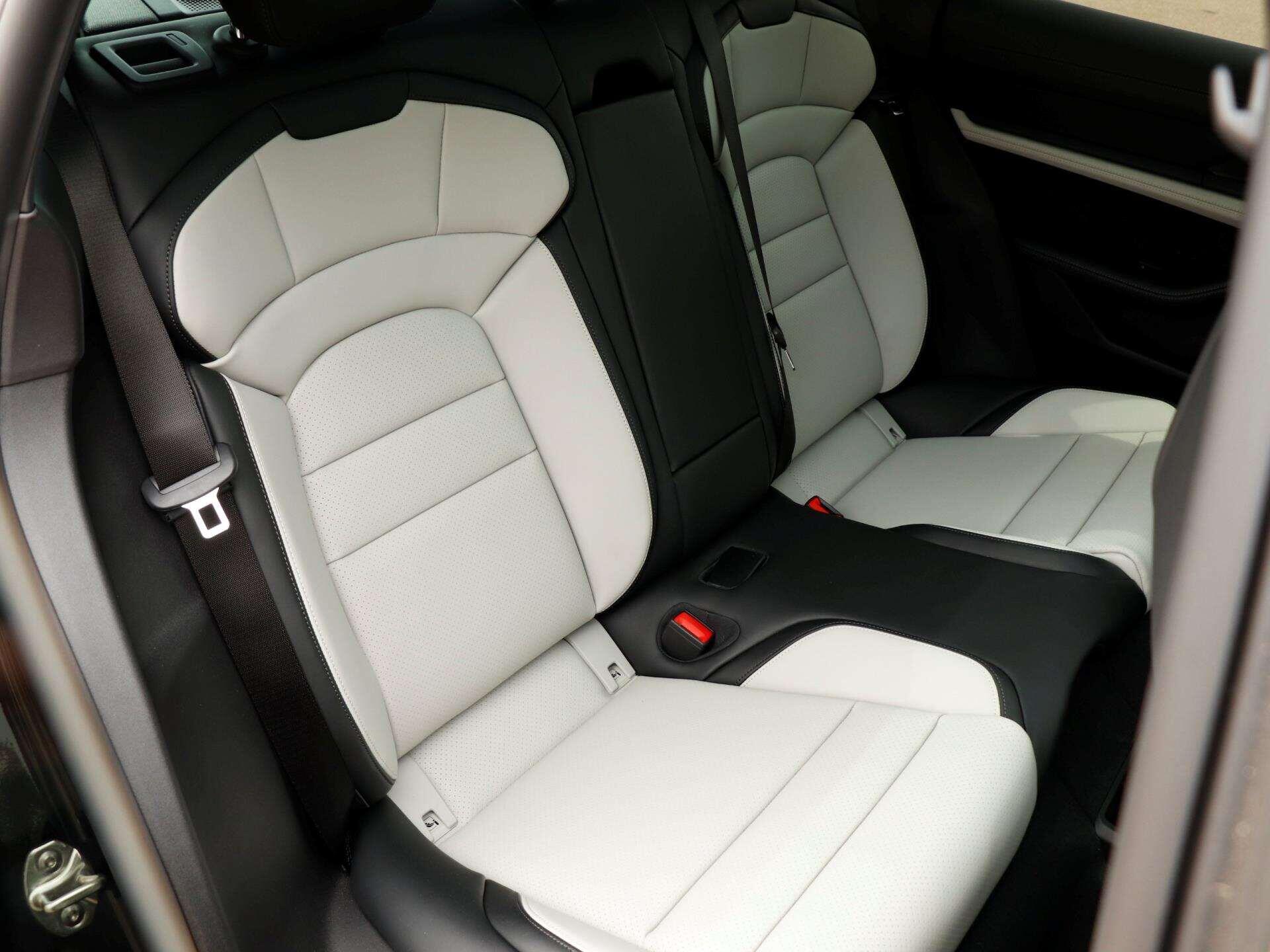 Porsche Taycan view 28