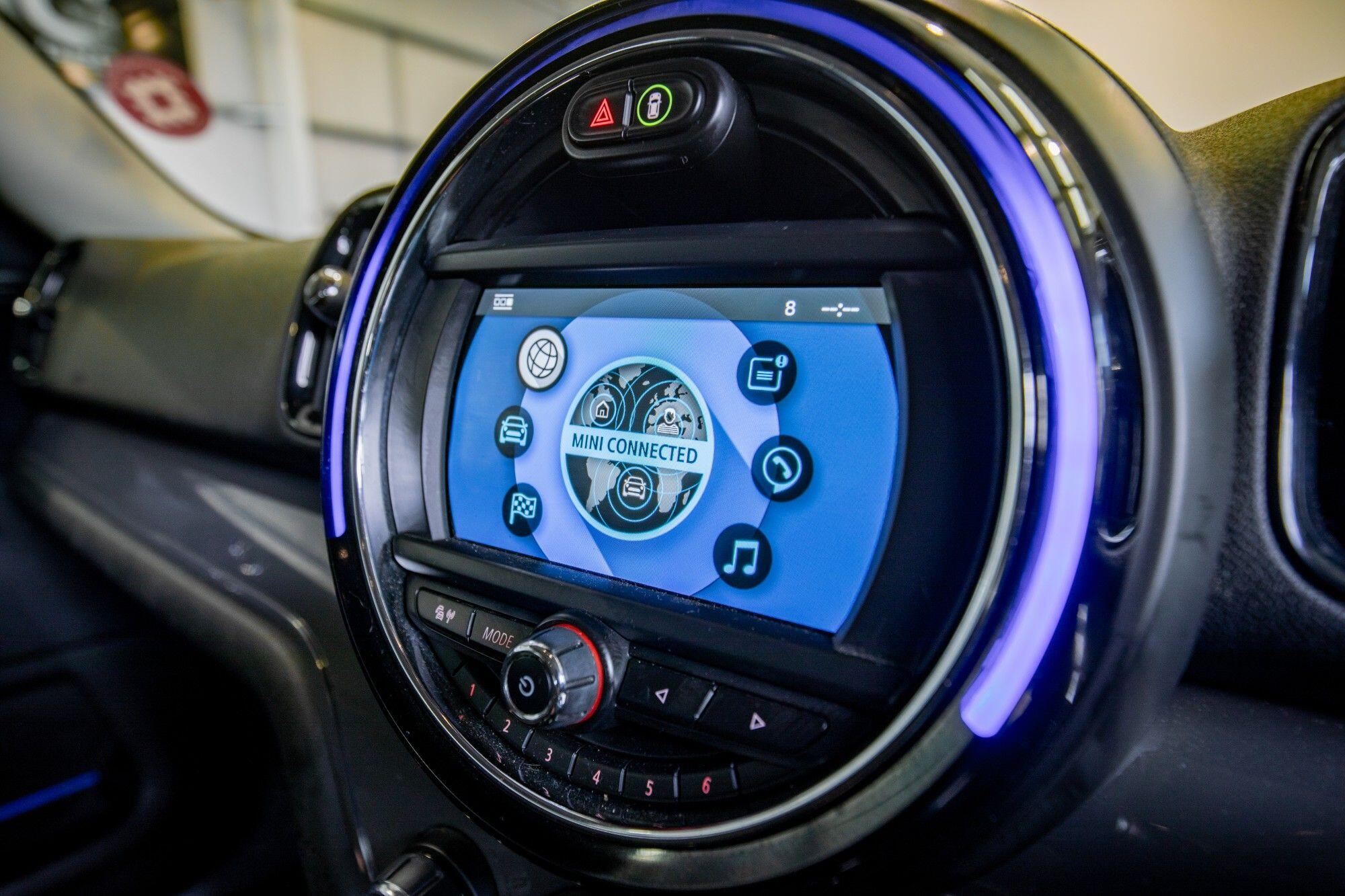 Mini Countryman view 26