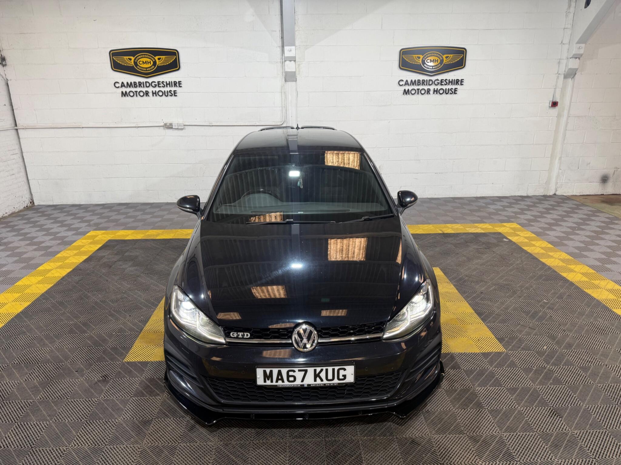 Volkswagen Golf view 2