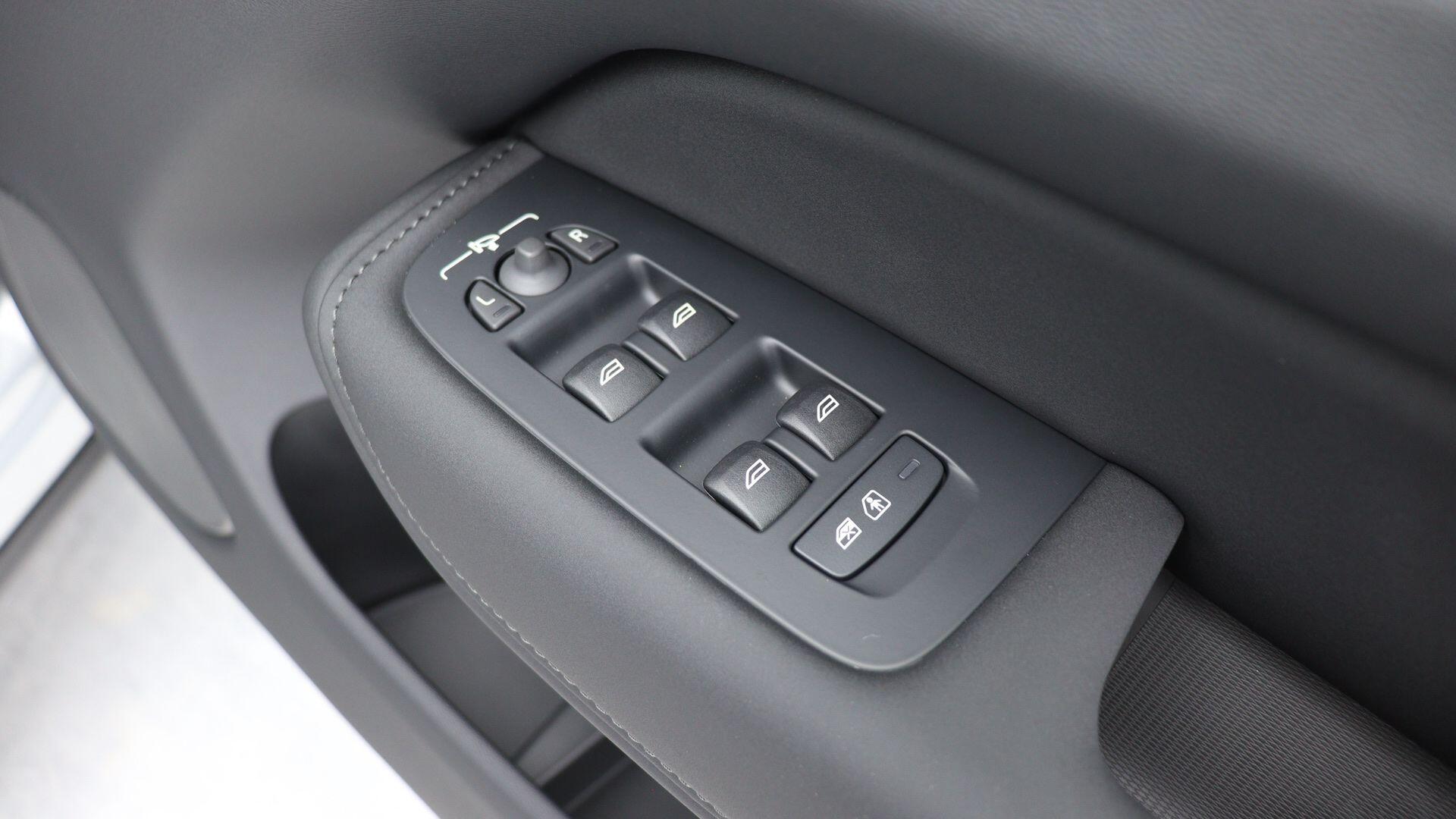 Volvo XC60 view 32
