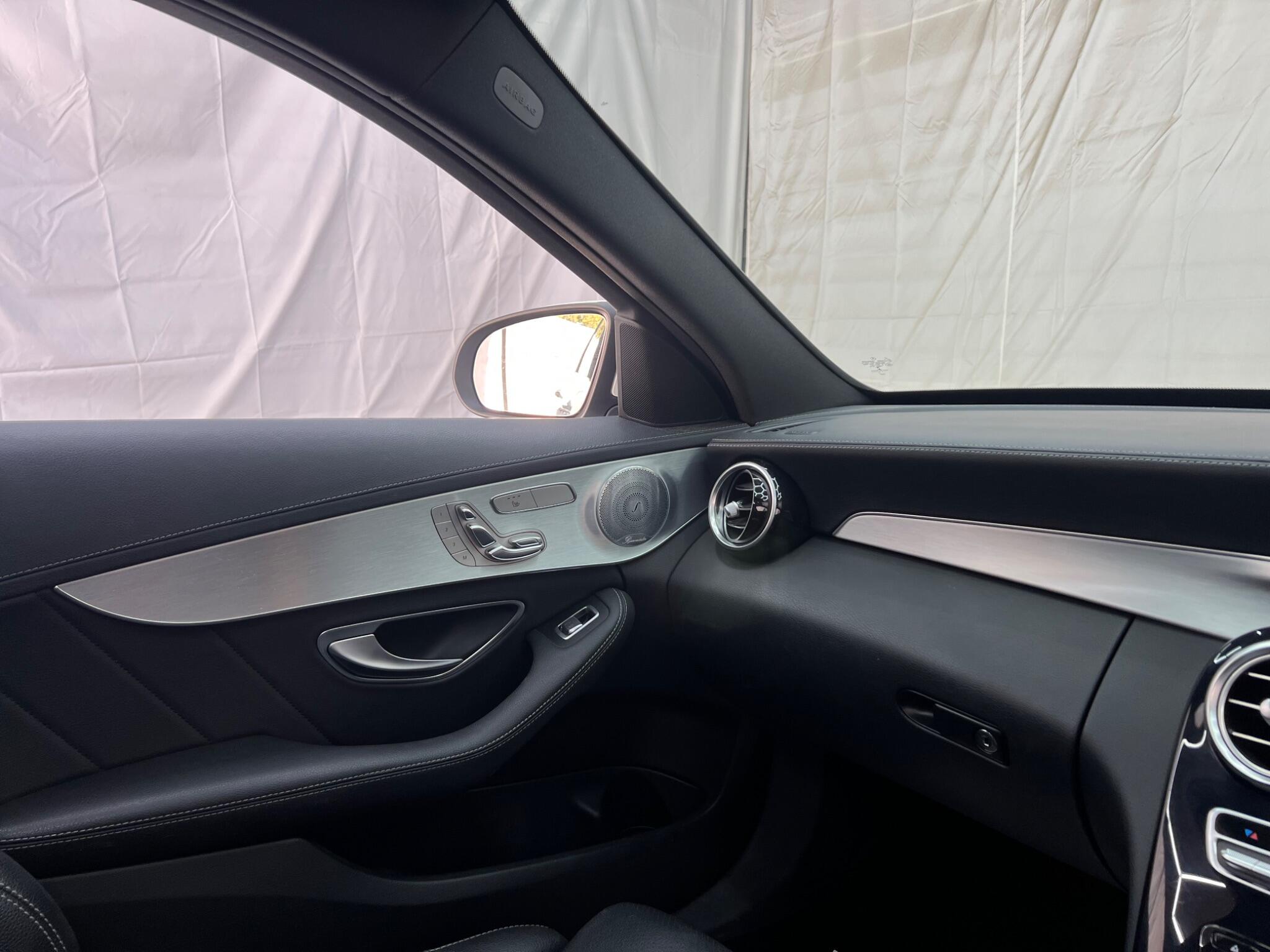 Mercedes-Benz C Class view 11