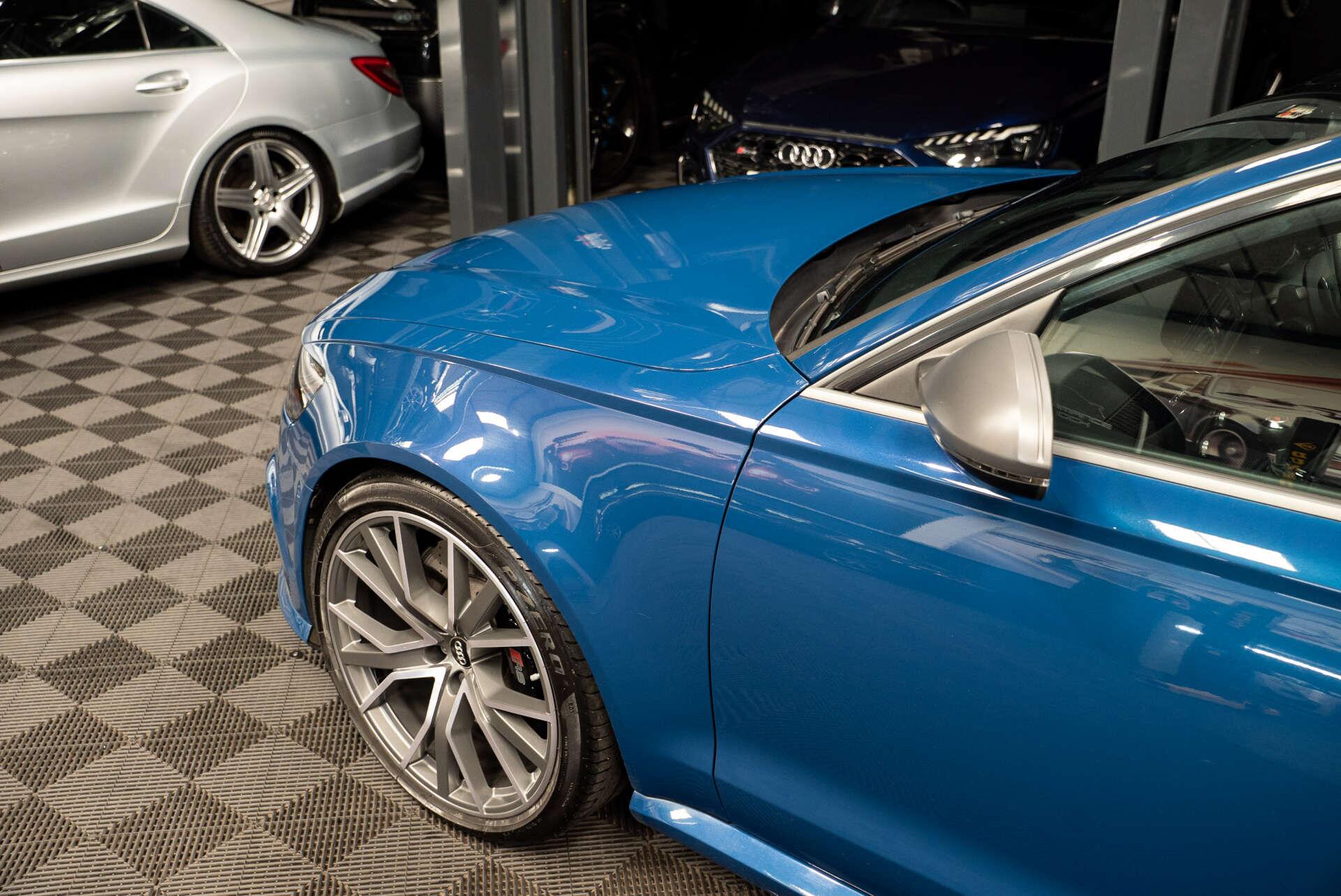 Audi RS6 Avant view 21