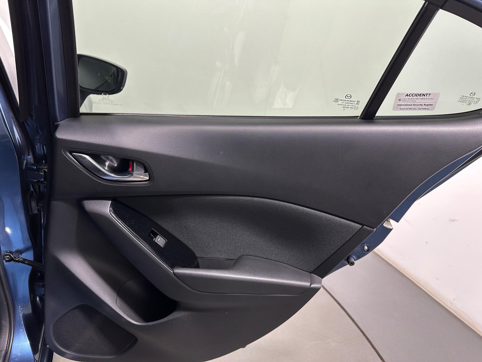 Mazda Mazda3 view 43
