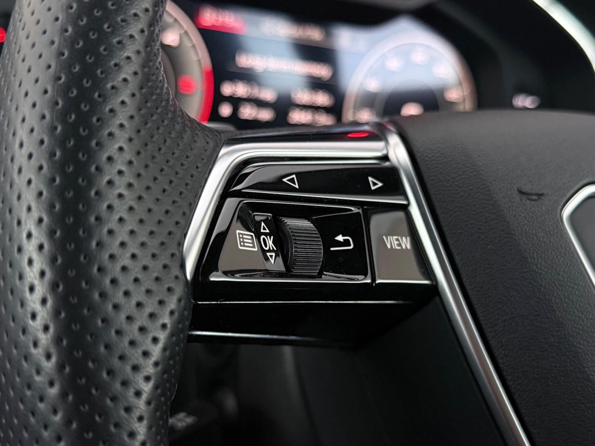 Audi A6 view 13