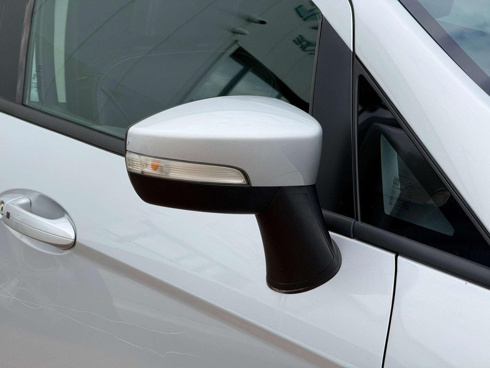 Ford Ecosport view 16