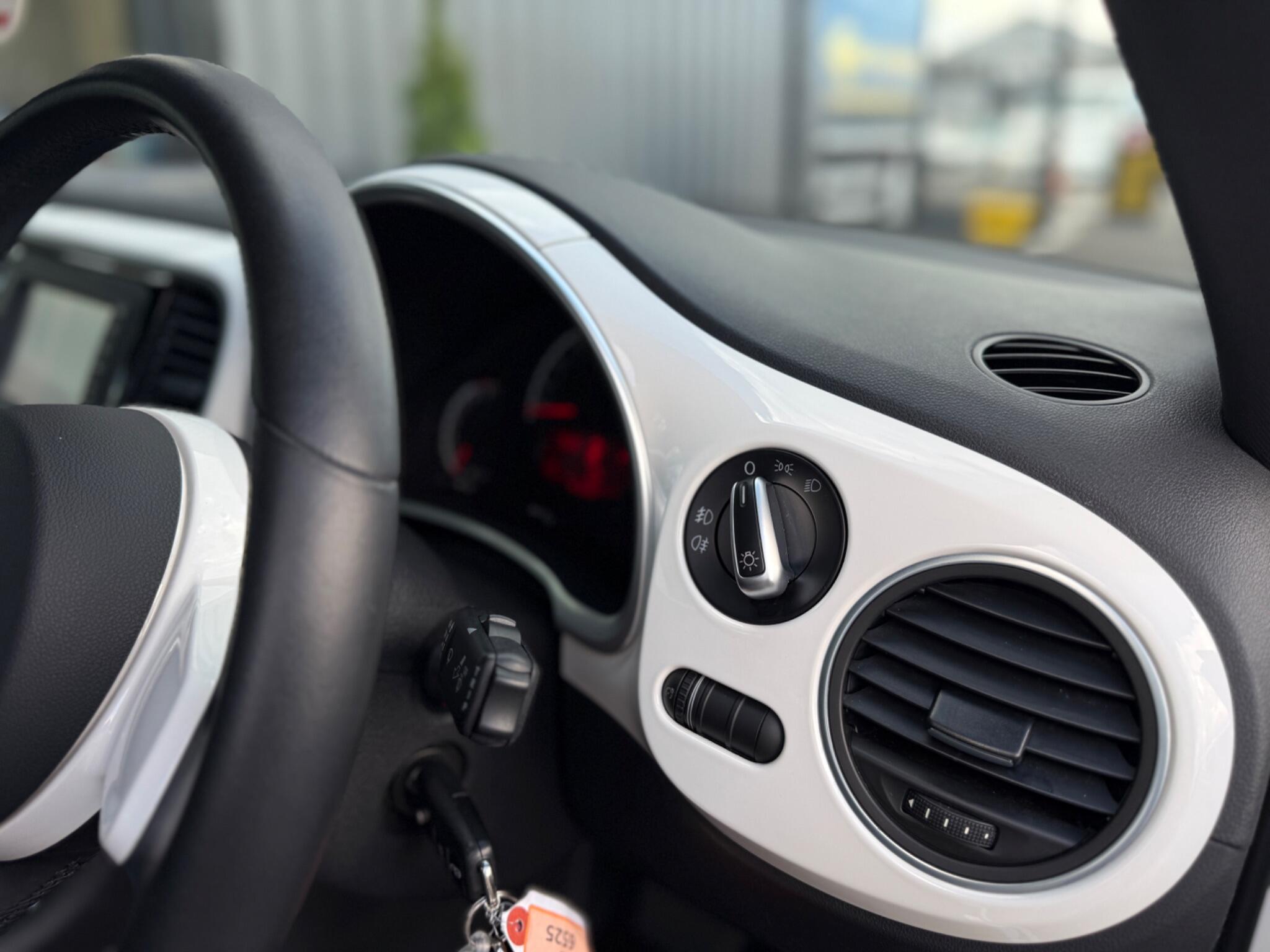 Volkswagen Beetle view 63