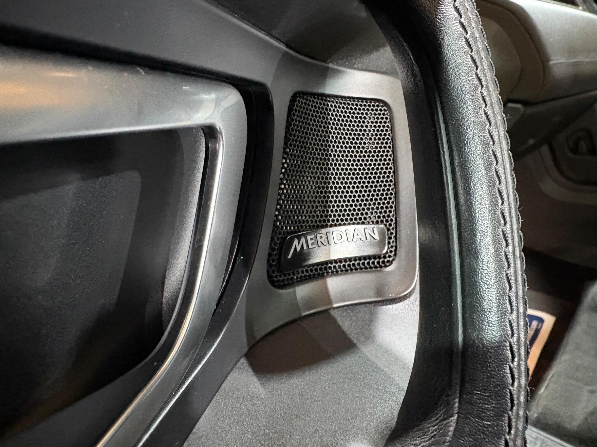 Land Rover Discovery Sport view 74
