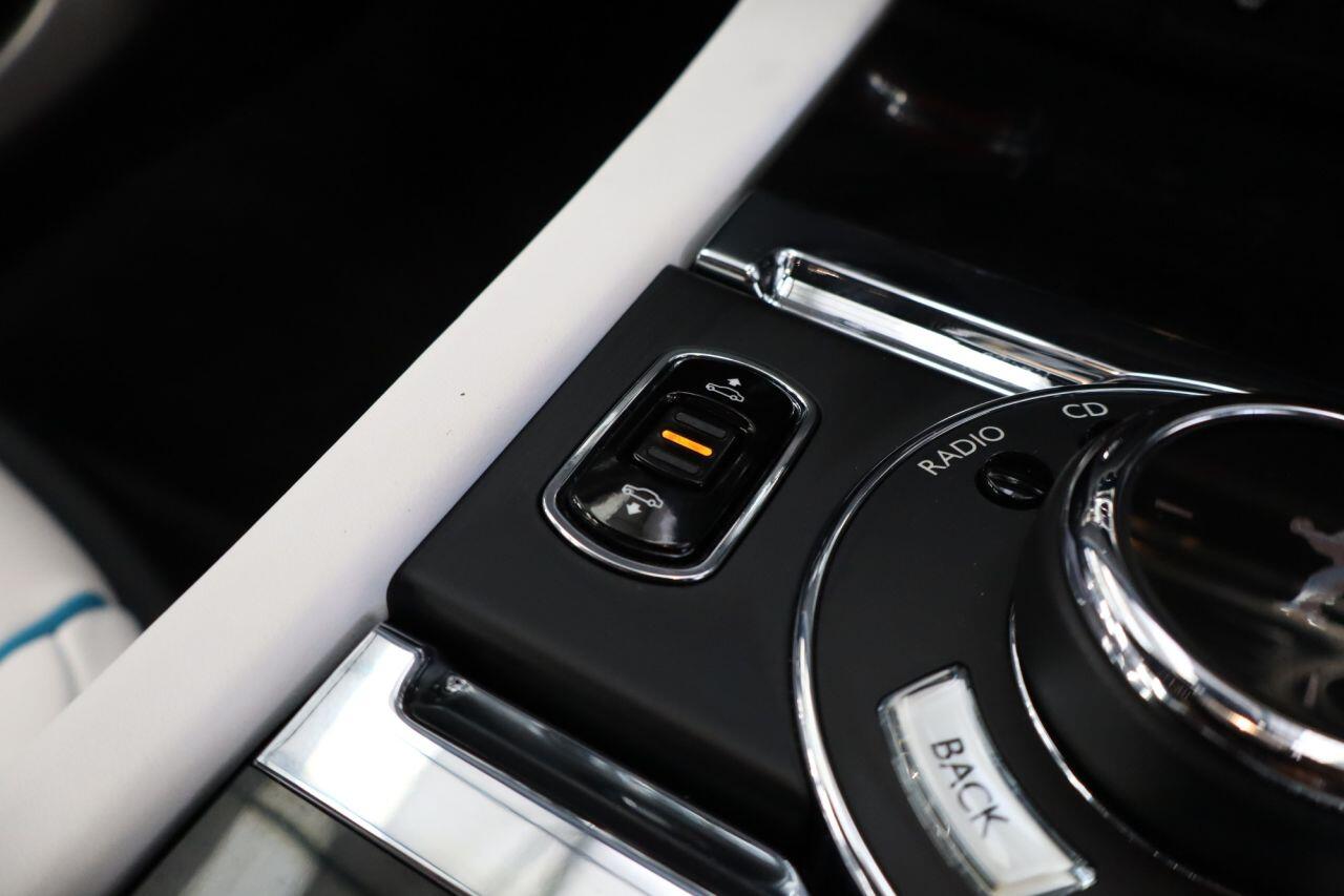 Rolls-Royce Wraith view 22