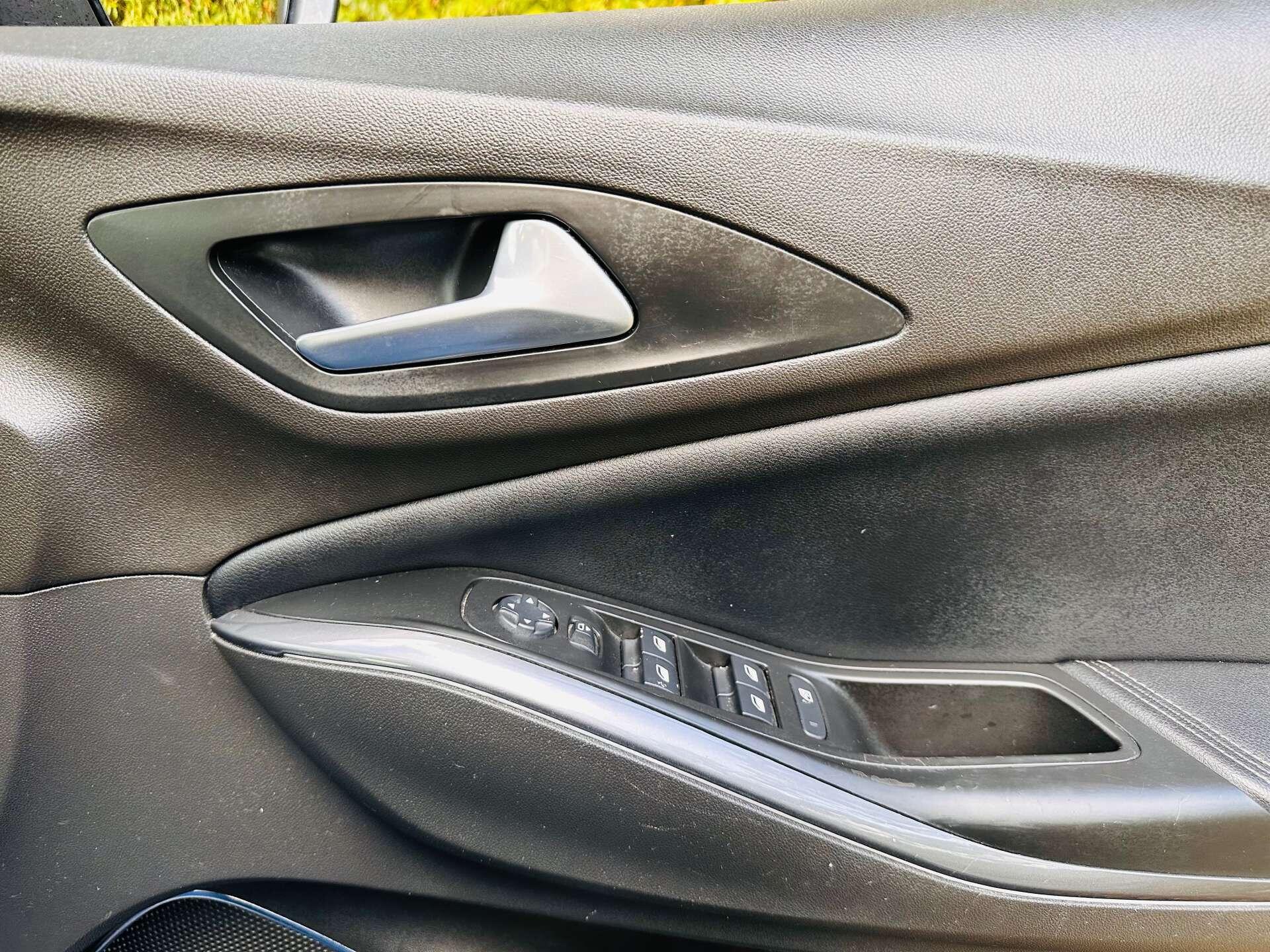 Vauxhall Grandland X view 23