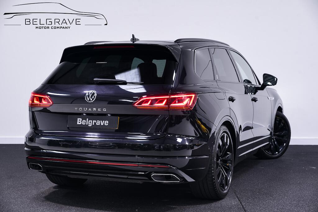 Volkswagen Touareg view 5