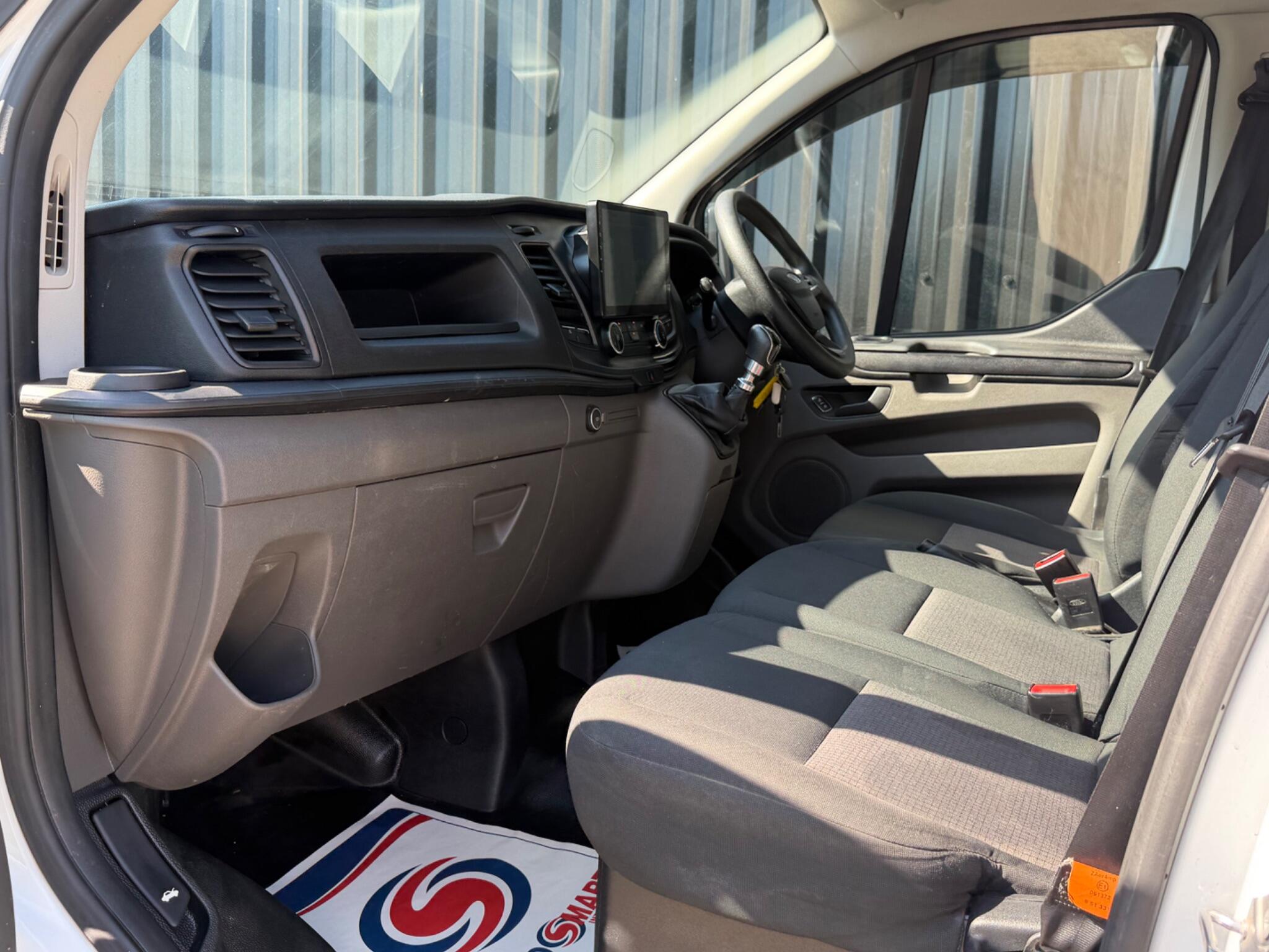 Ford Transit Custom view 35