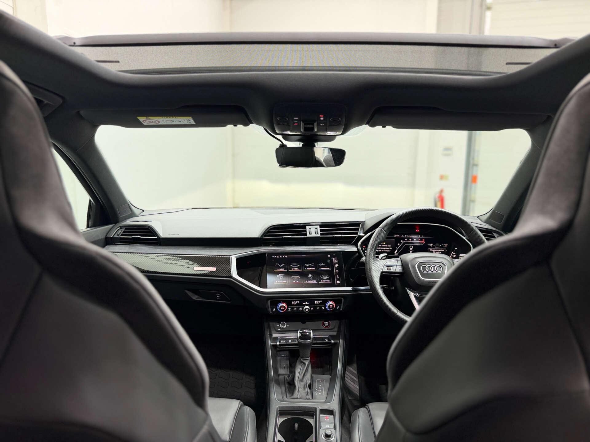 Audi RS Q3 view 16
