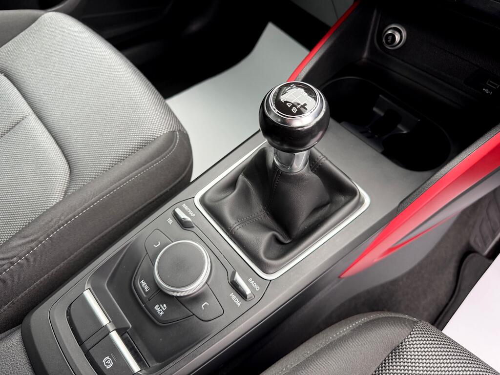 Audi Q2 view 17