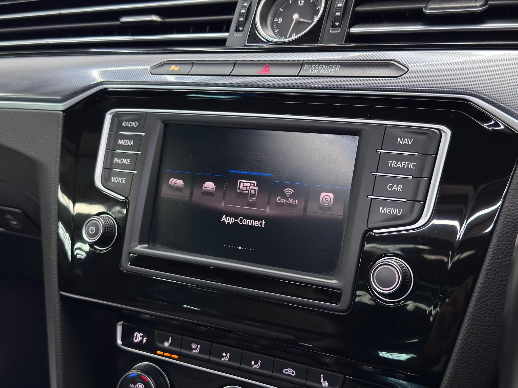 Volkswagen Passat view 39