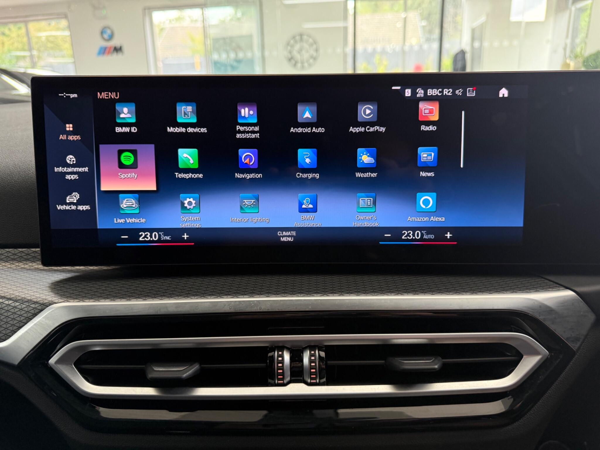 BMW 3 Series view 20