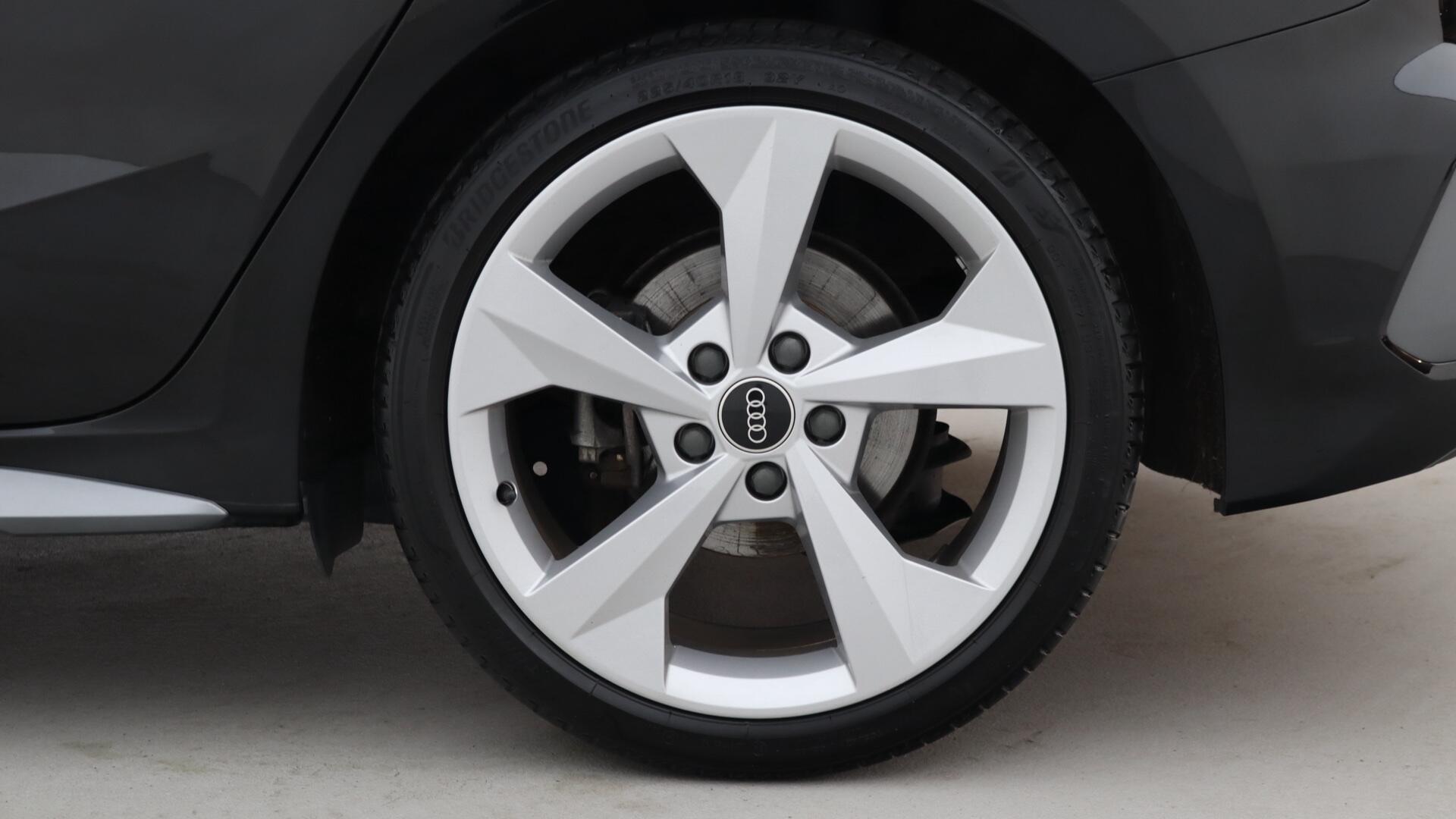 Audi A3 view 9
