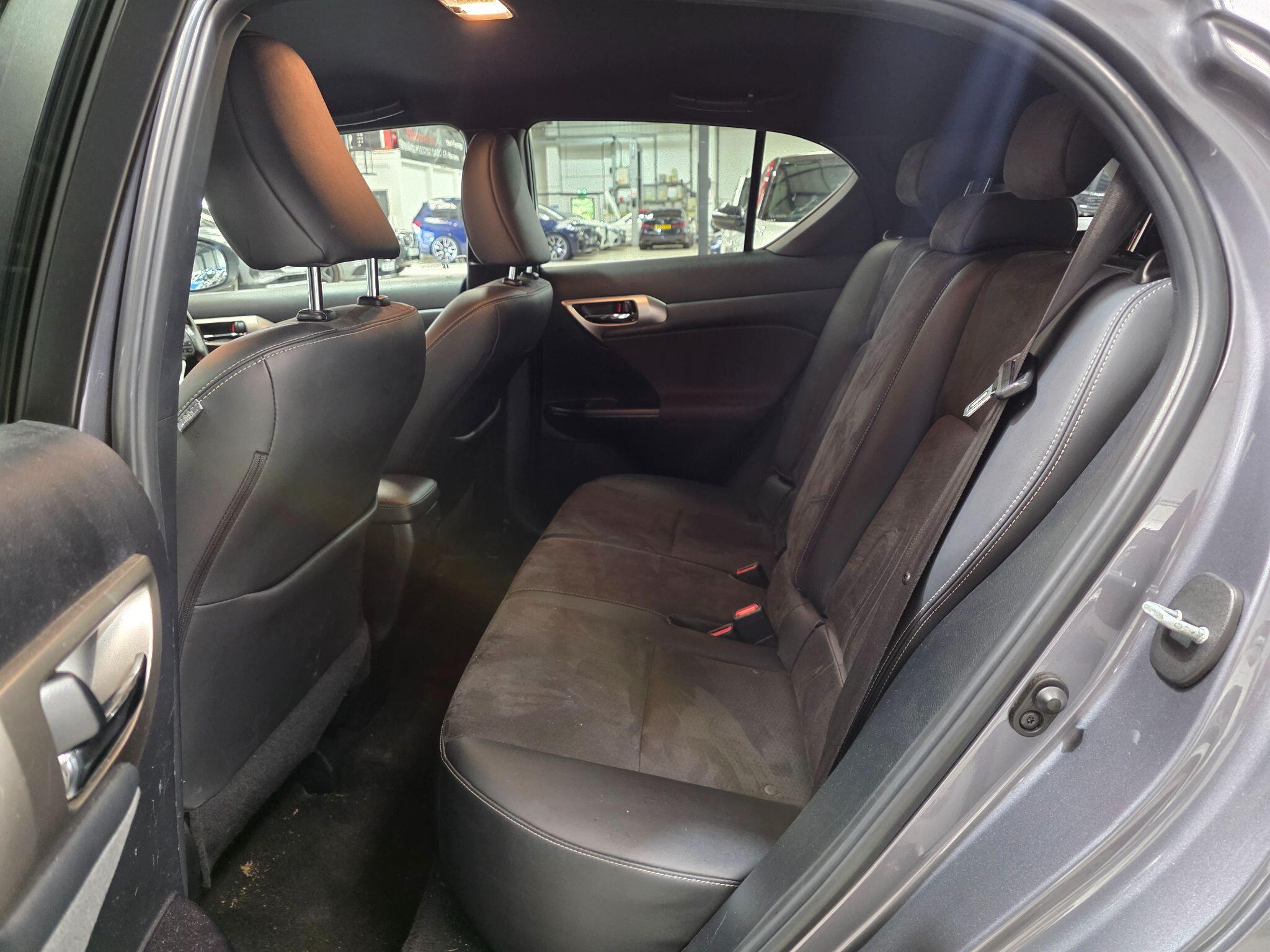 Lexus CT view 21