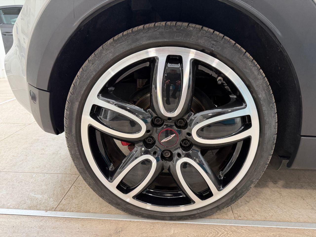 Mini Cooper view 13