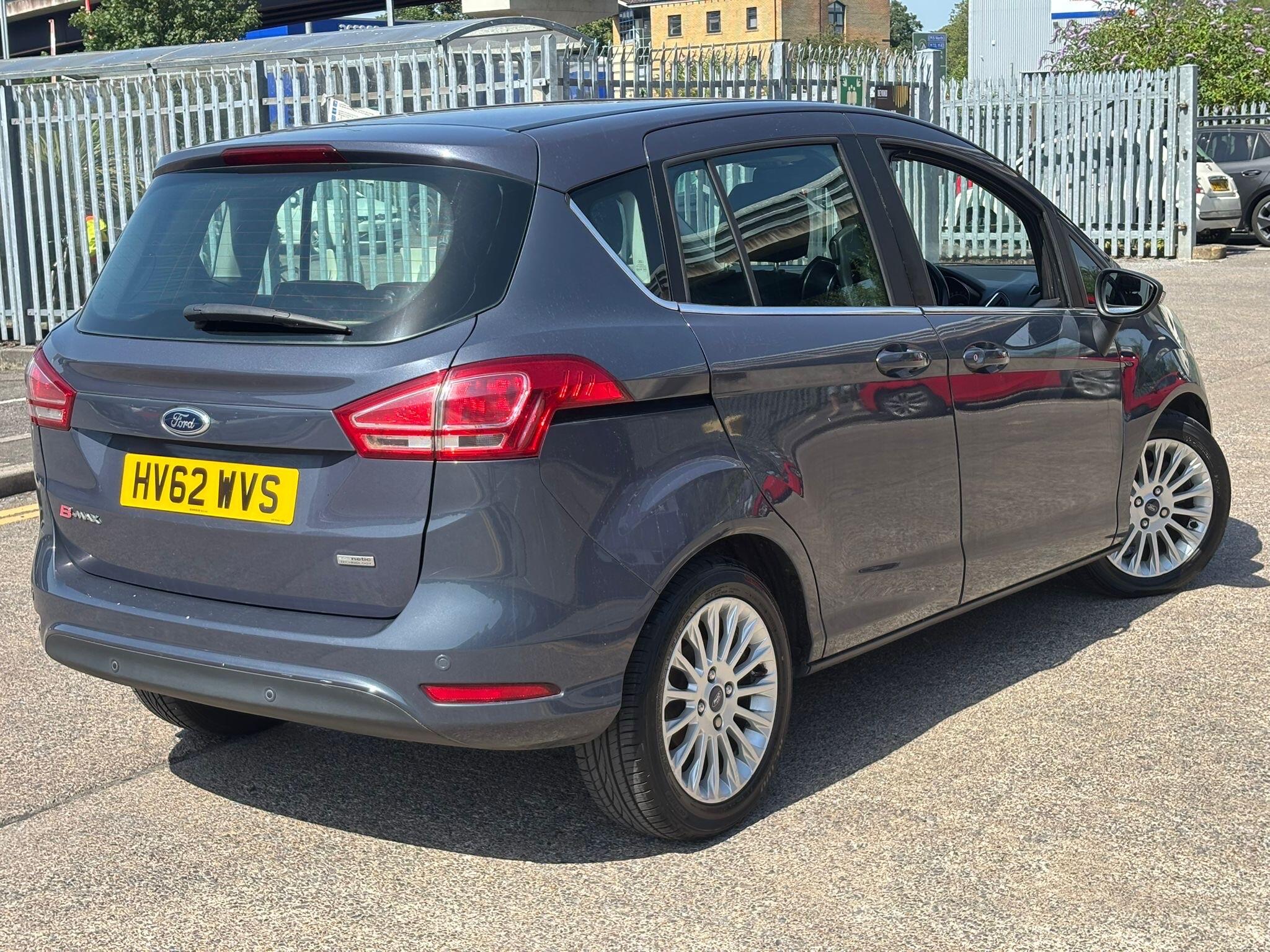 Ford B-Max view 22
