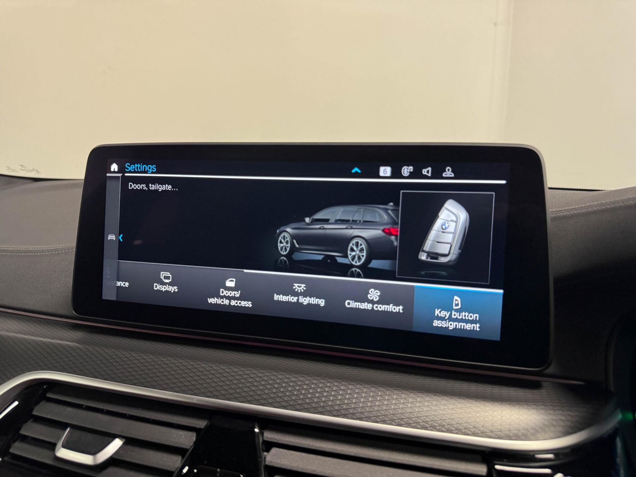 BMW 5 Series view 48