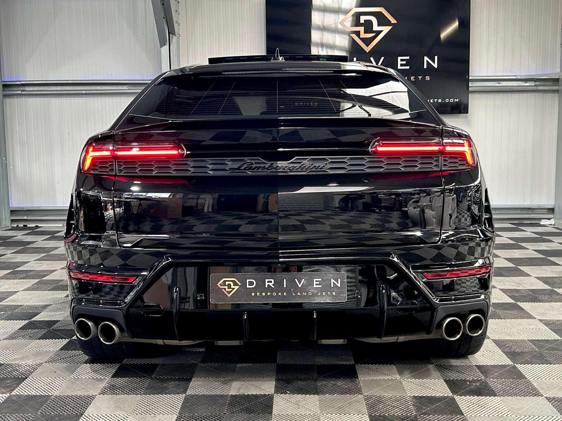 Lamborghini Urus view 20
