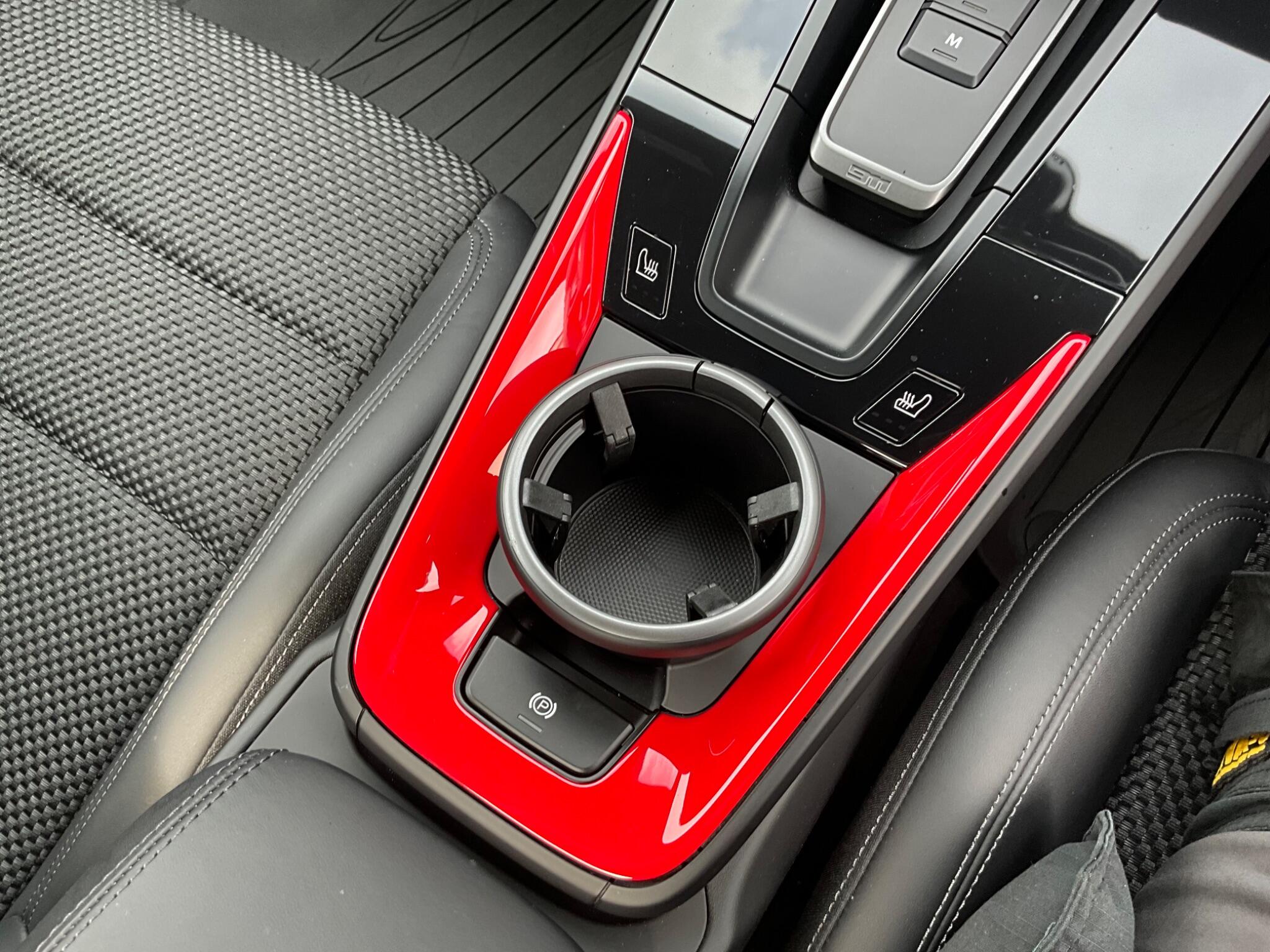 Porsche 911 view 7