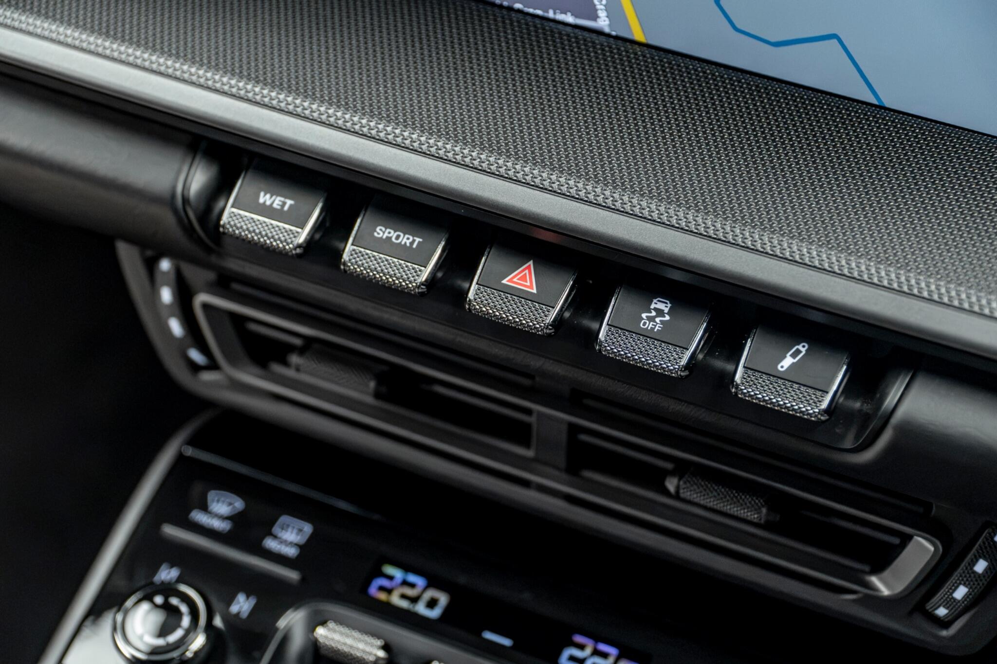 Porsche 911 view 40