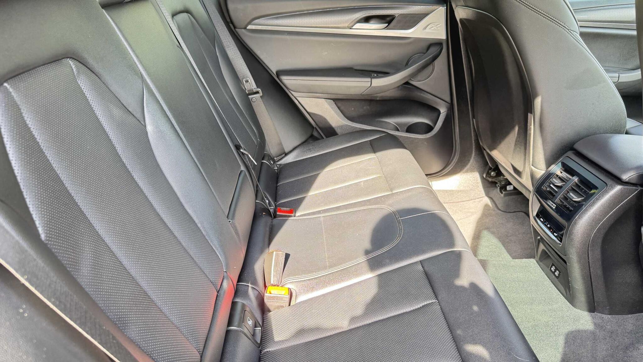 BMW X3 view 8