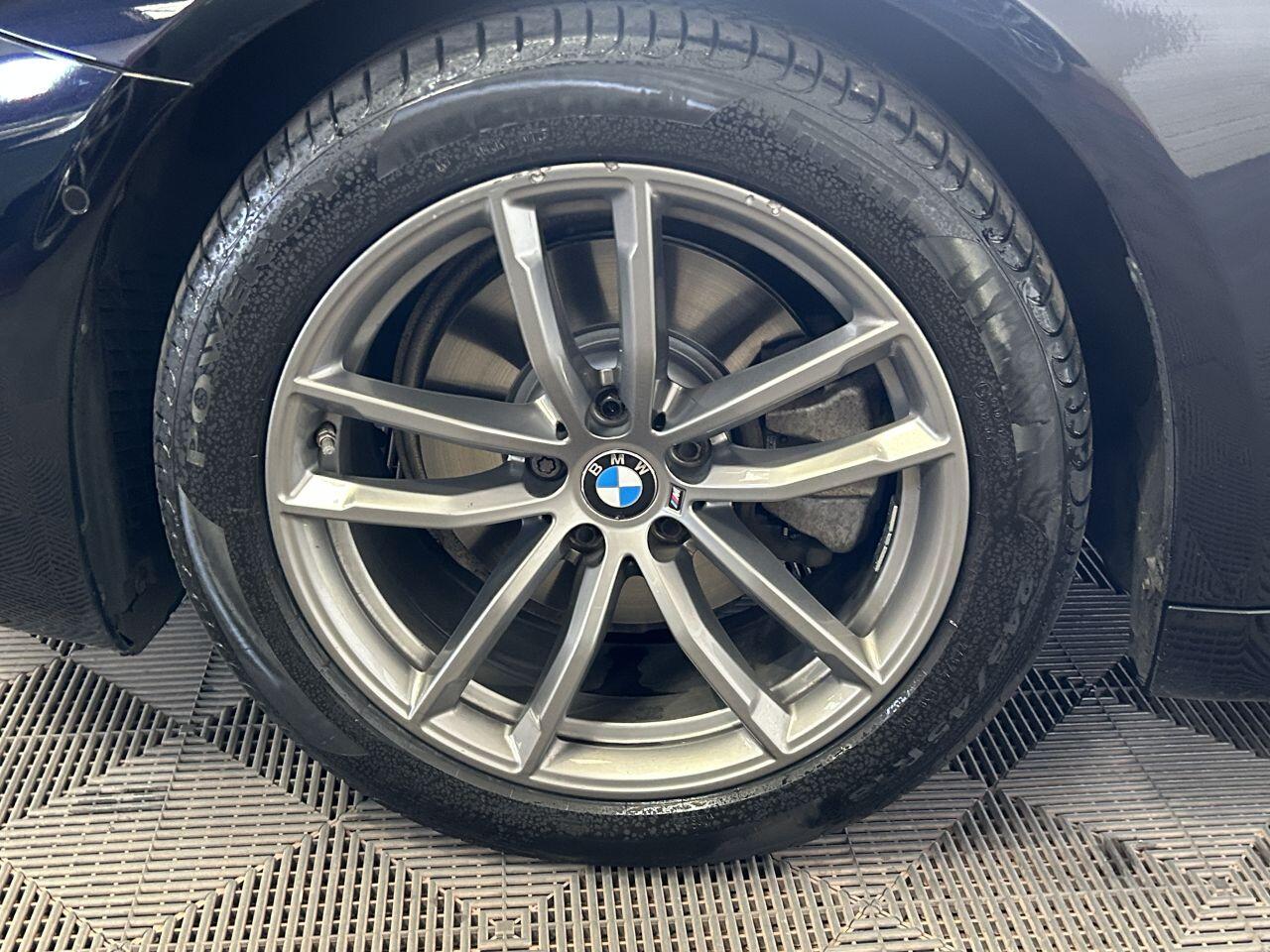 BMW 5 Series view 25
