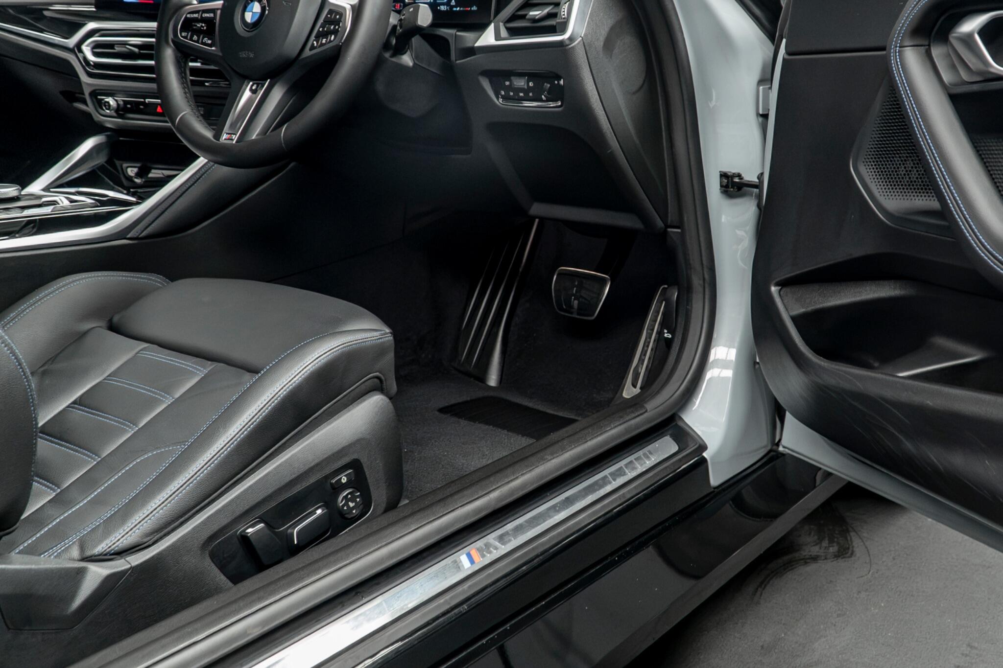BMW 2 Series view 44