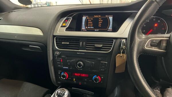 Audi A4 Avant view 13