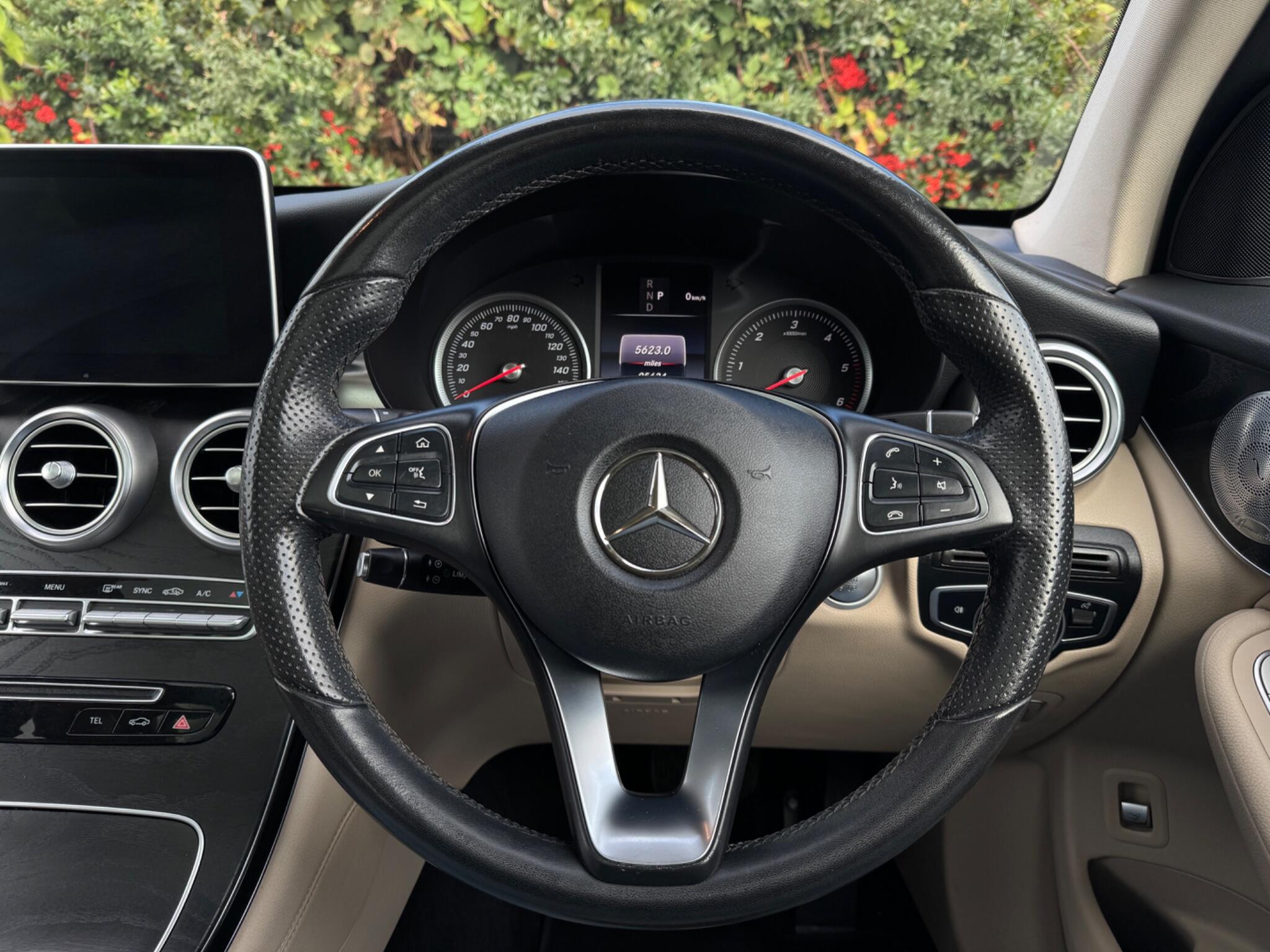 Mercedes-Benz GLC view 28