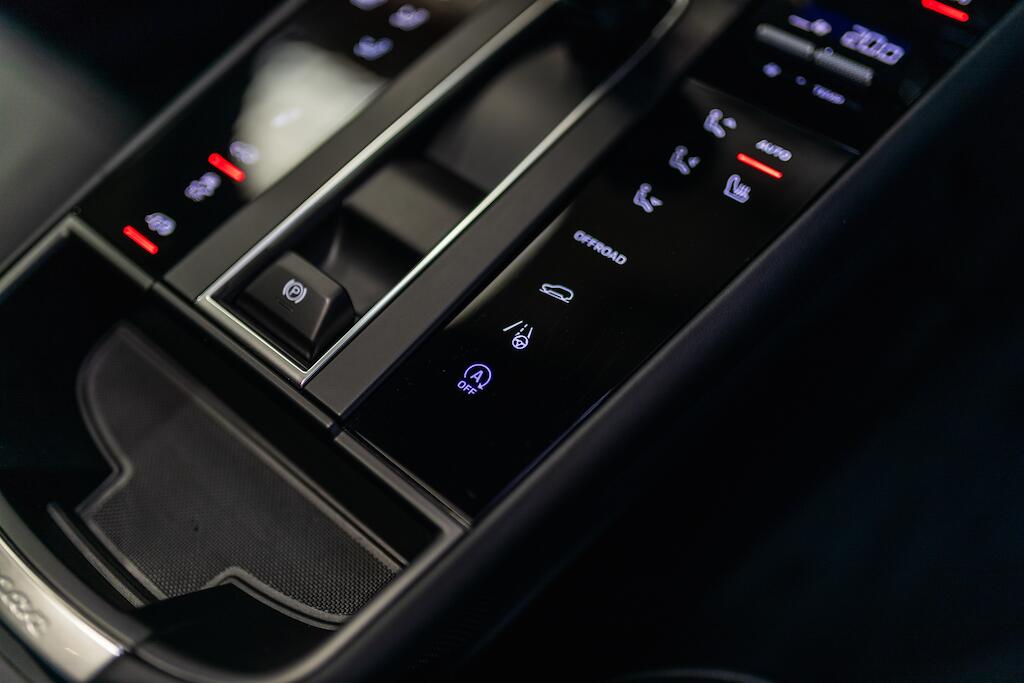 Porsche Macan view 37