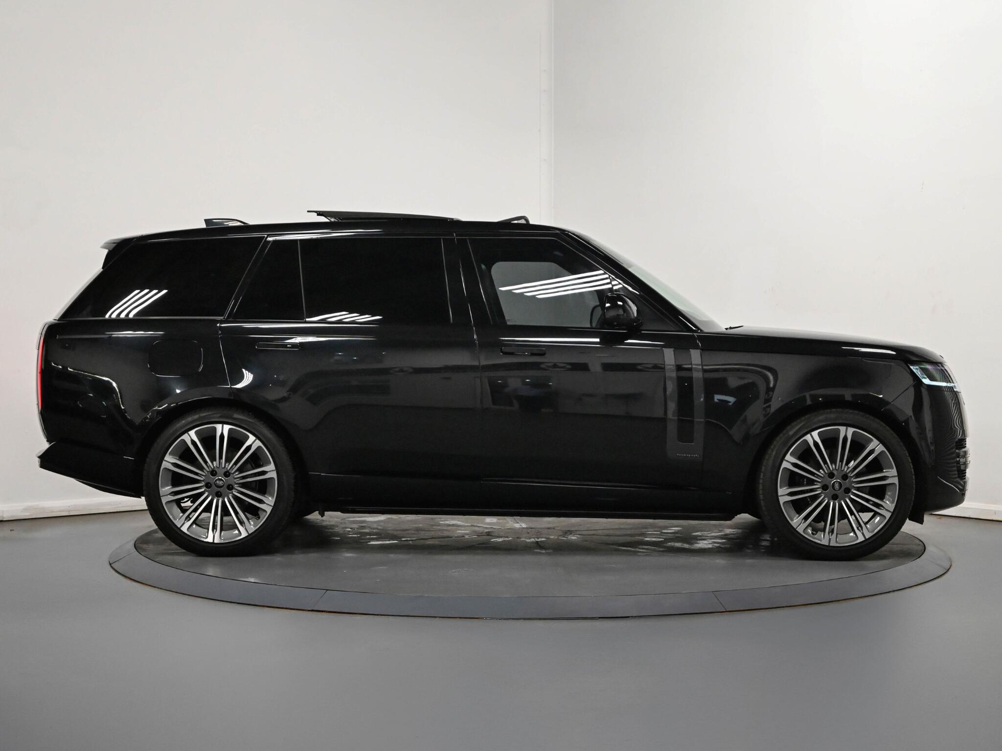 Land Rover Range Rover view 28