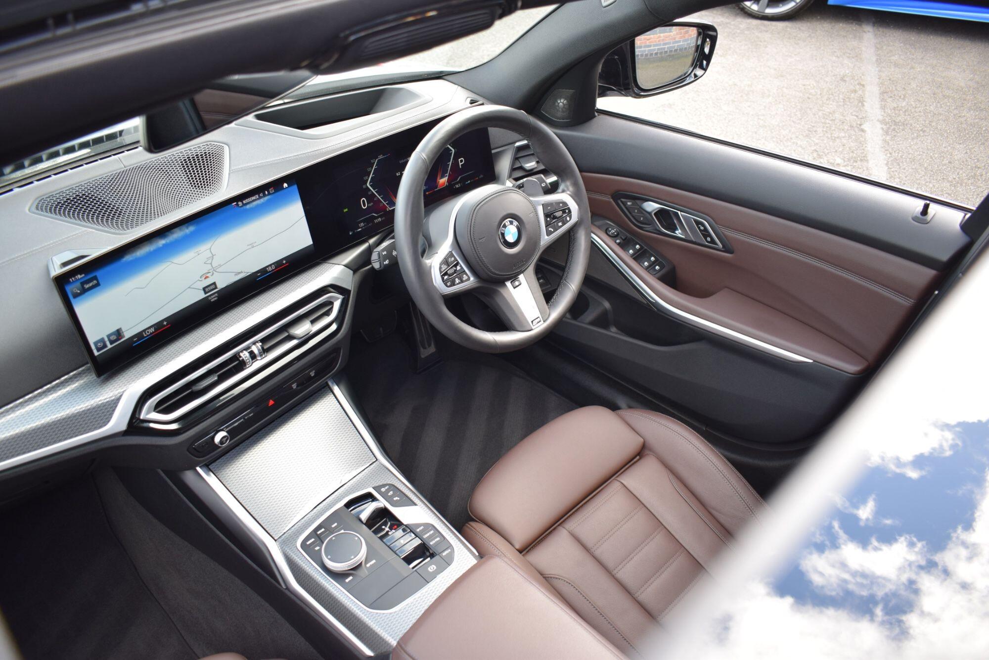 BMW 3 Series view 21