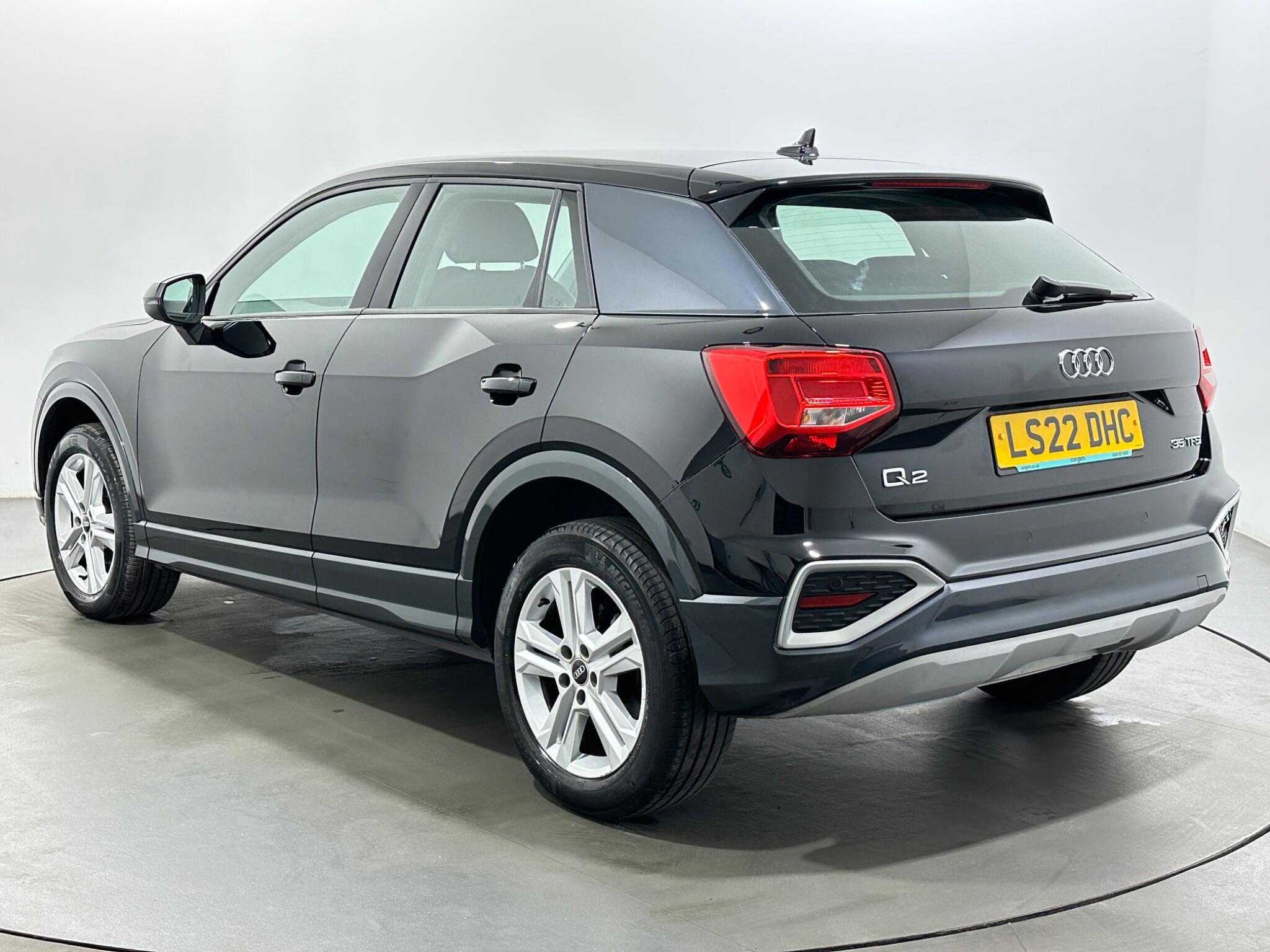 Audi Q2 view 6