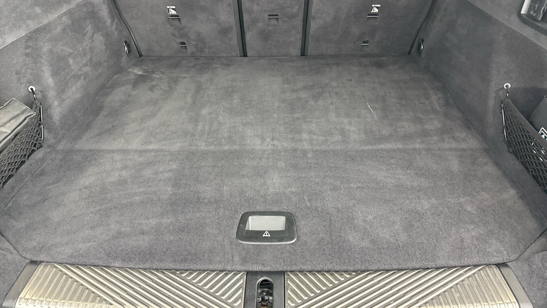 BMW 5 Series view 13