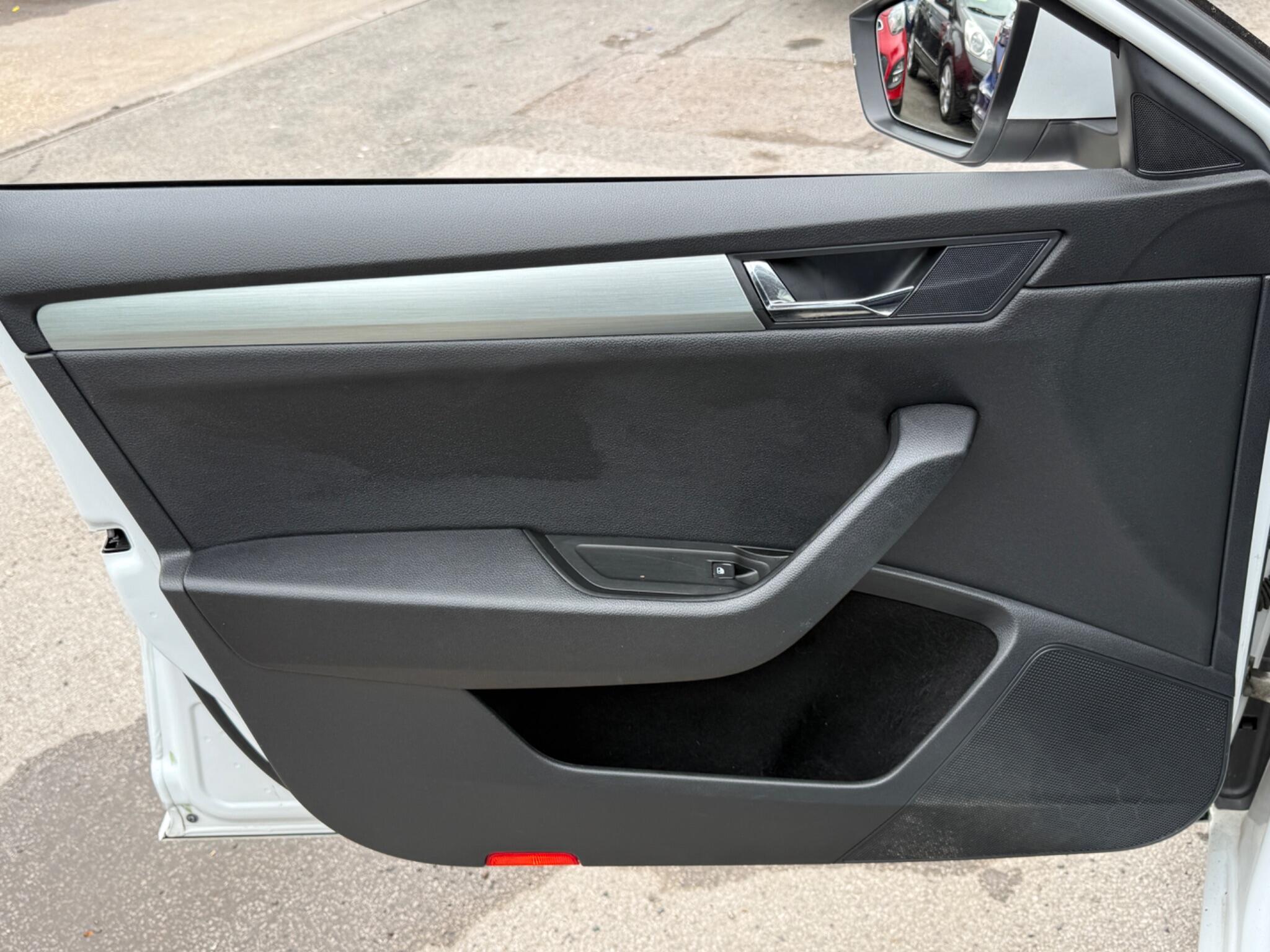 Skoda Superb - Image 47