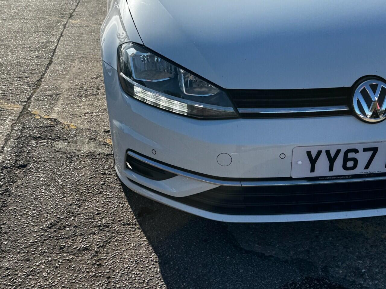 Volkswagen Golf view 21