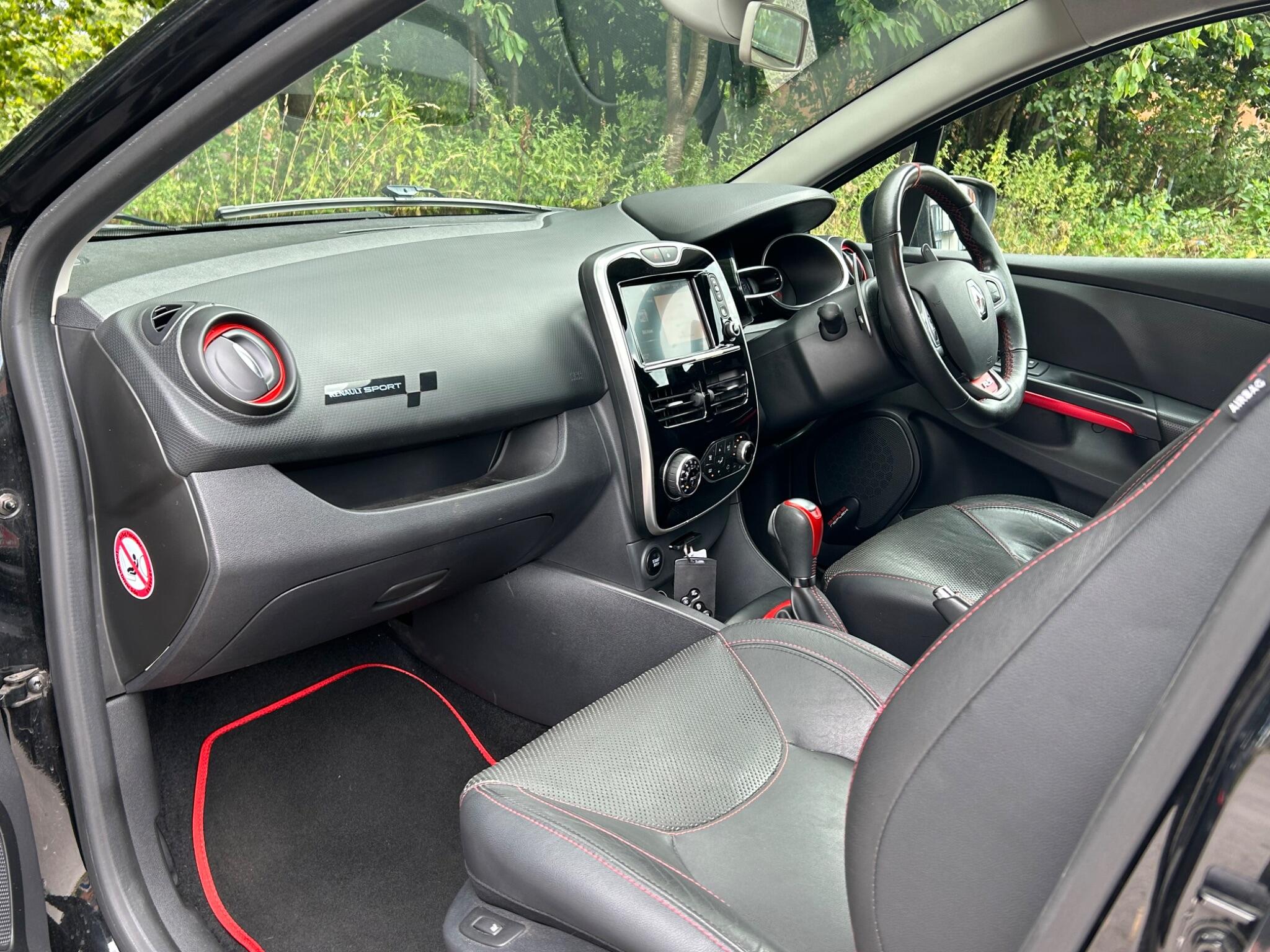 Renault Clio view 12