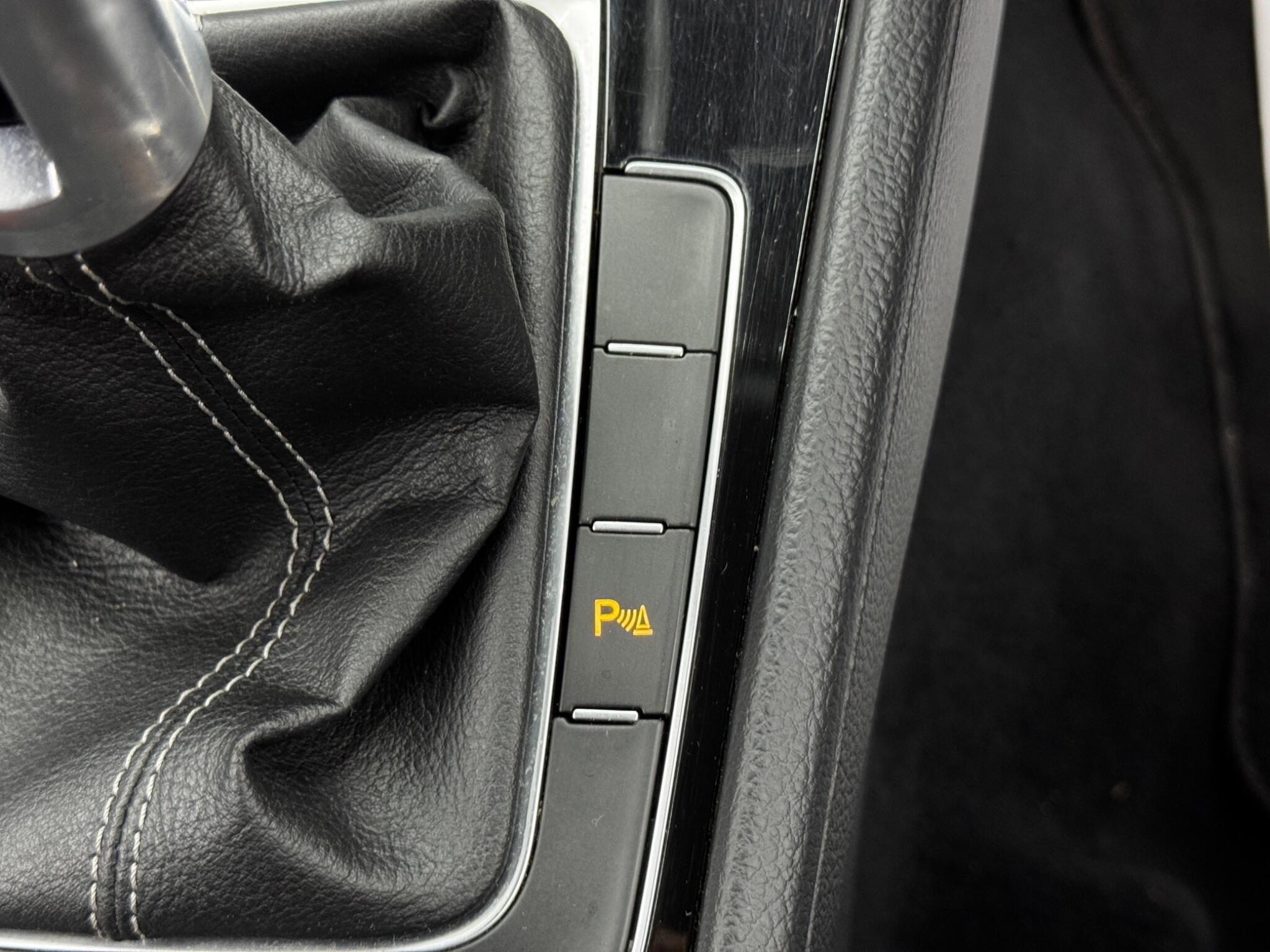 Volkswagen Golf view 27