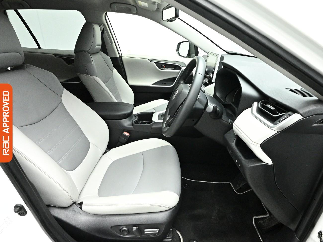 Toyota Rav4 view 12