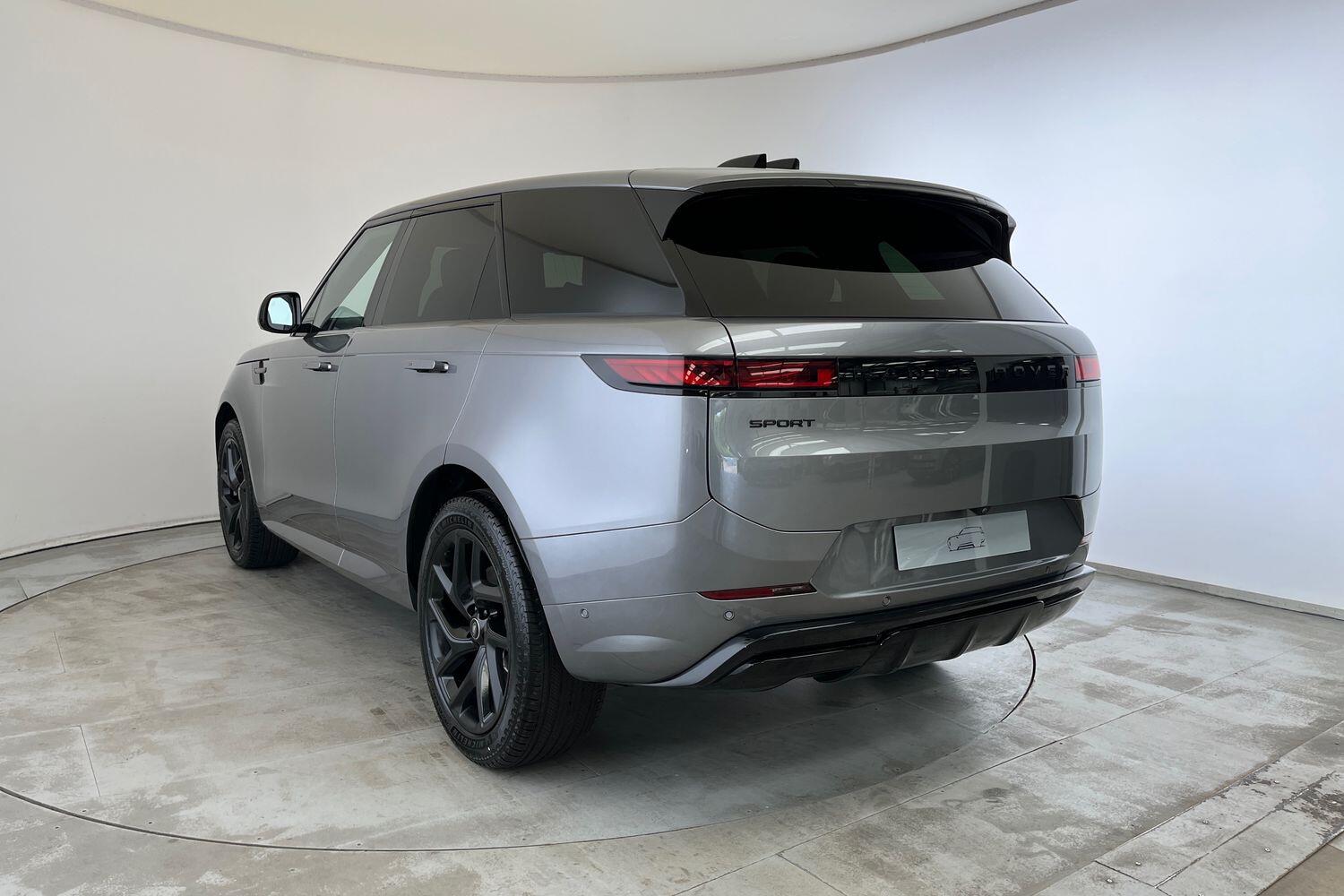 Land Rover Range Rover Sport view 14