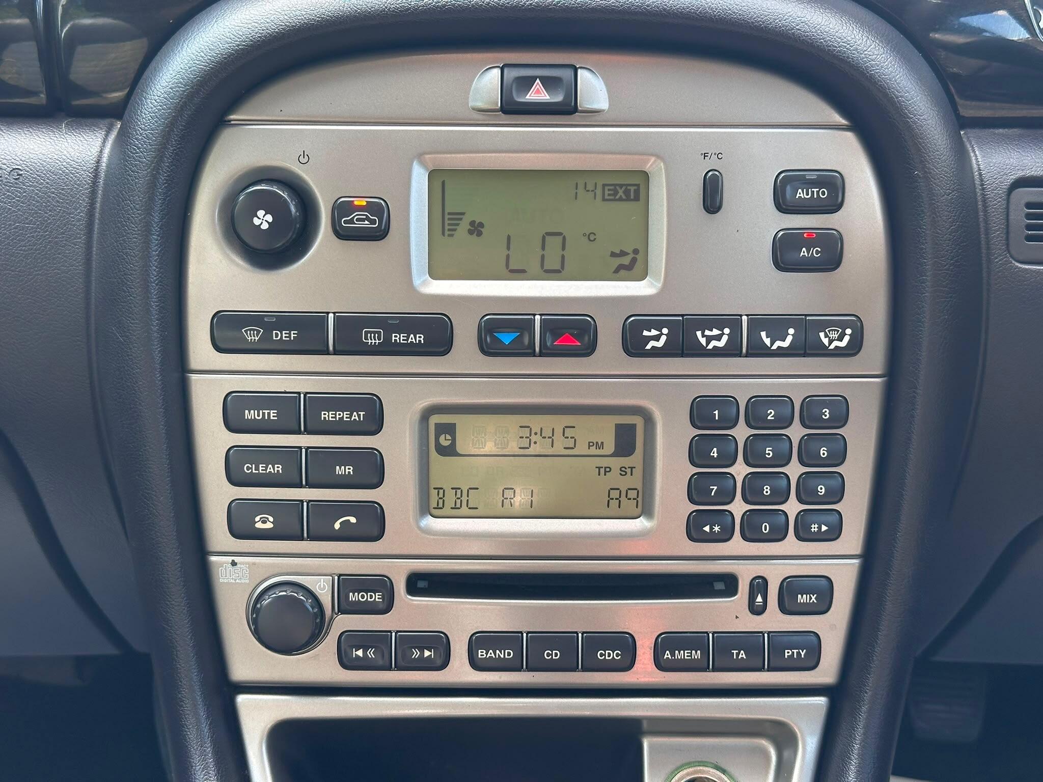 Jaguar X-Type view 25