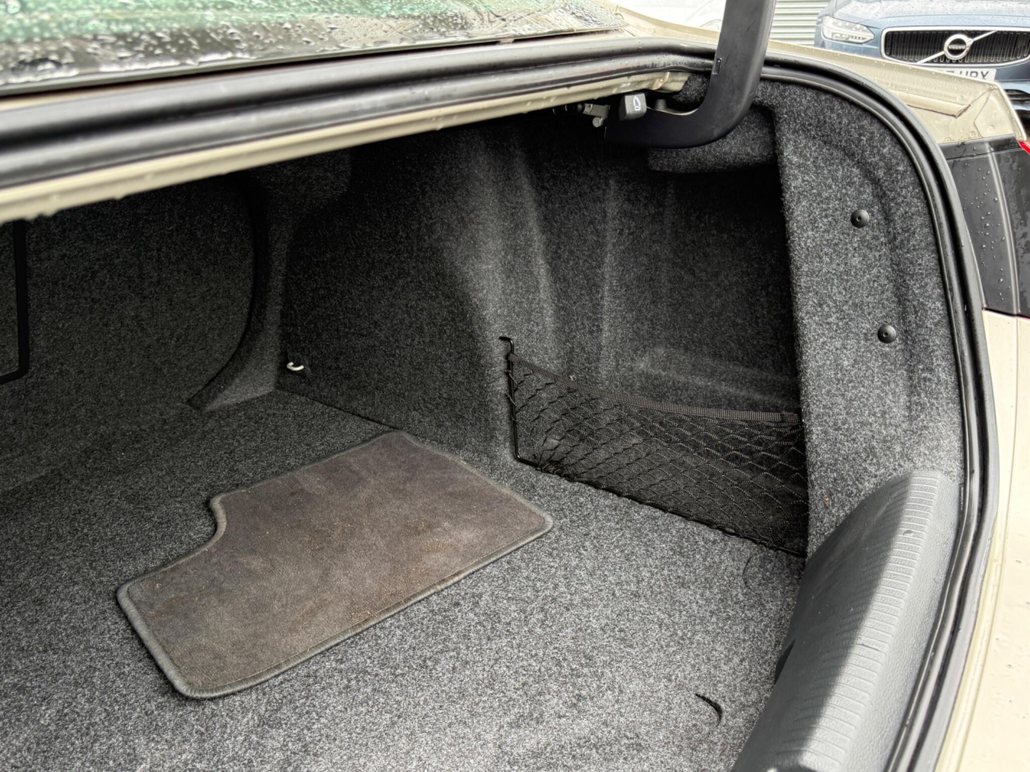 Volkswagen Jetta - Image 45
