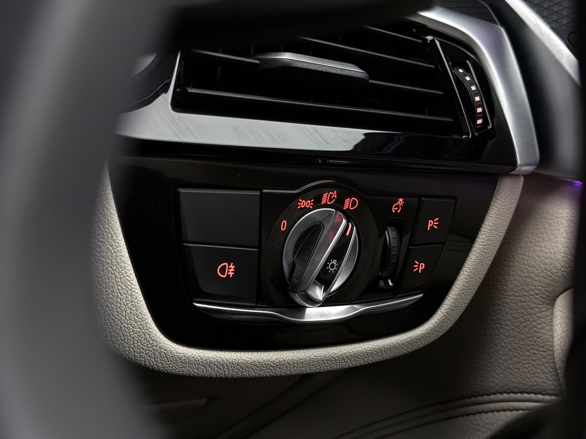 BMW 5 Series view 19